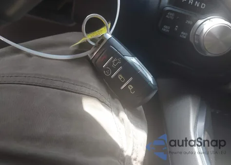 2019 Ram 1500 Laramie 4X4 5'7 Box z USA, uszkodzony, nr VIN 1C6SRFJT0KN544313